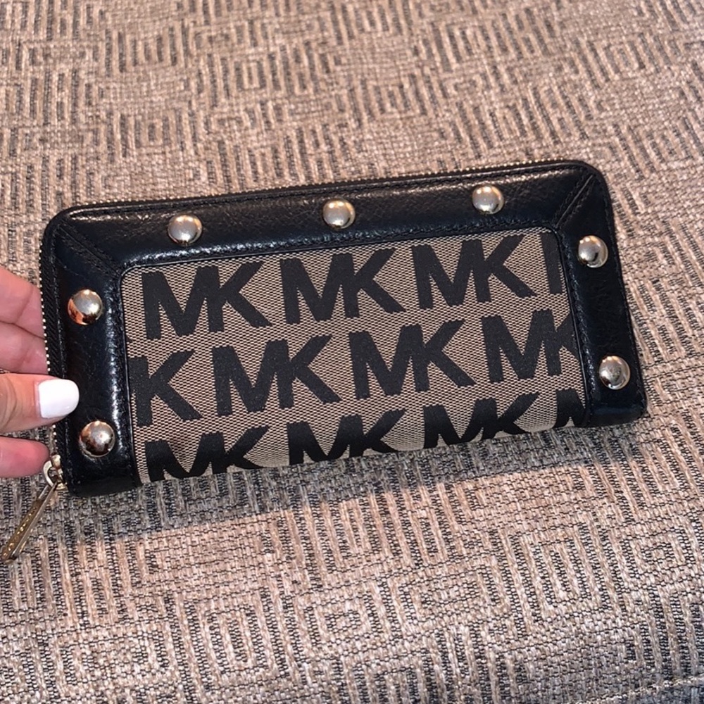 Michael Kors wallet